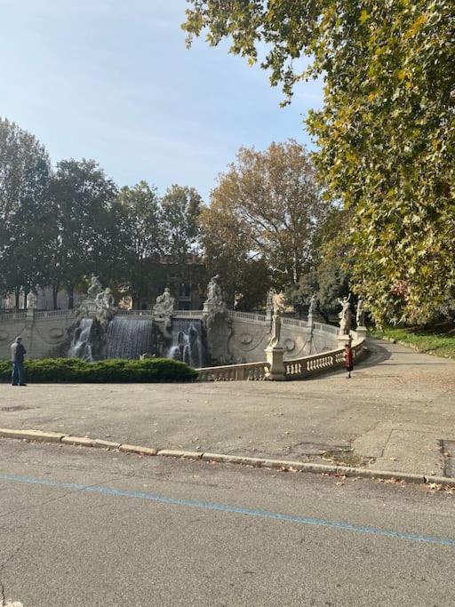 Porta Susa x6 - FreeParking Wi-fi e Netflix Apartment Turin Bagian luar foto