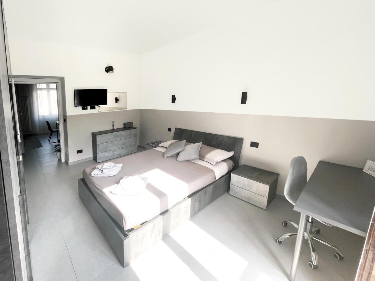 Porta Susa x6 - FreeParking Wi-fi e Netflix Apartment Turin Bagian luar foto