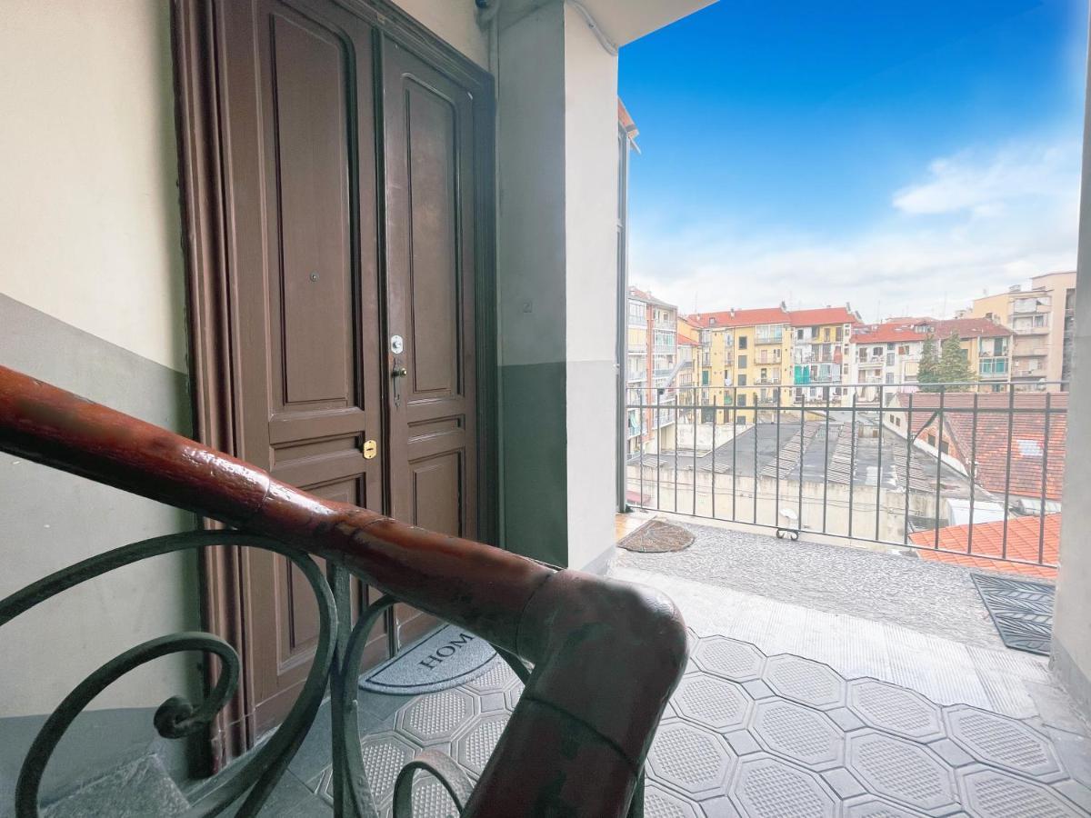Porta Susa x6 - FreeParking Wi-fi e Netflix Apartment Turin Bagian luar foto